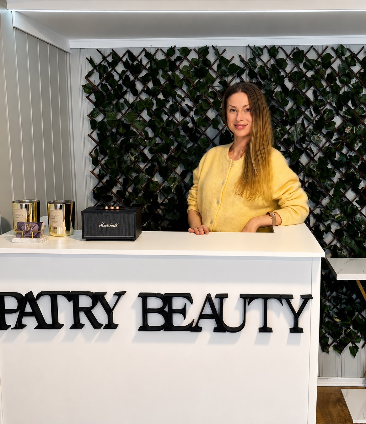 Patrycja Wiśniowska ved resepsjonen hos Patry Beauty